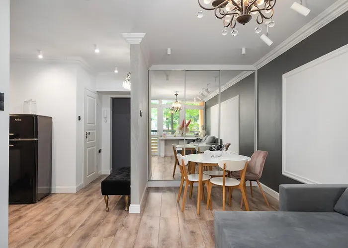 Central Warsaw Apartment - Great Location - Cozy One Bedroom Apartment In Warsaw - Solidarnosci 64