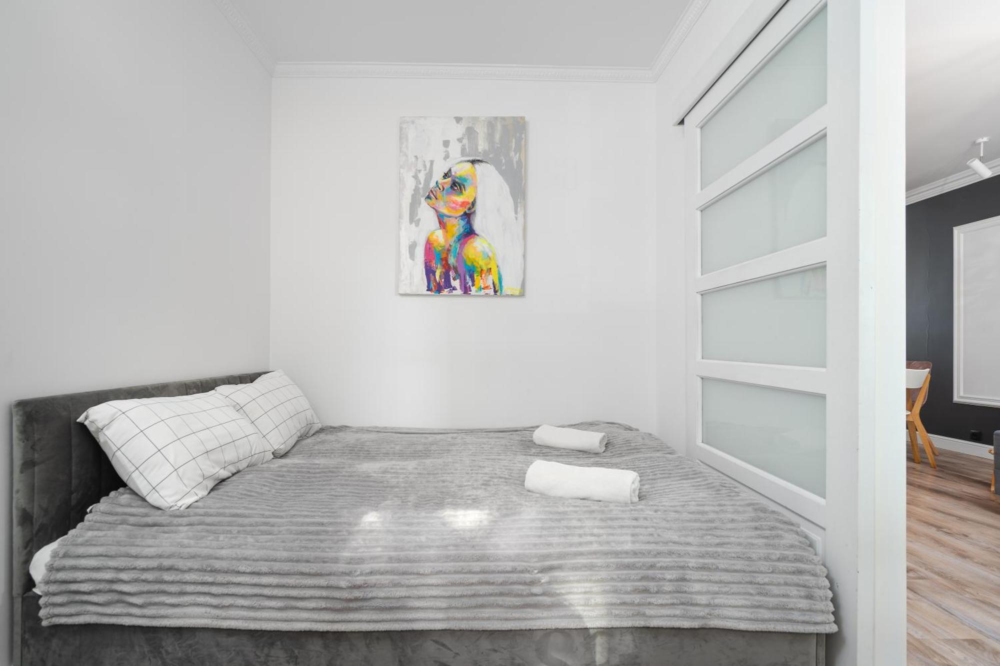 - Great Location - Cozy One Bedroom In - Solidarnosci 64 Leilighet Warszawa